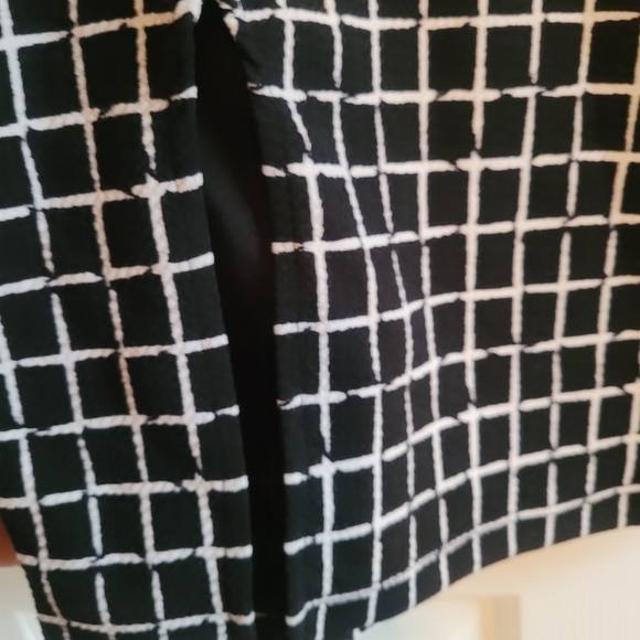 Womens Black and White Dress - Picture 5 of 12